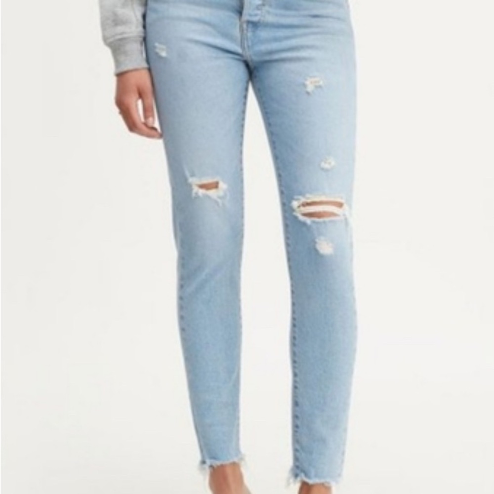 Levi's Womens Size 27  Distressed Raw Hem Wedgie Skinny Button Jeans